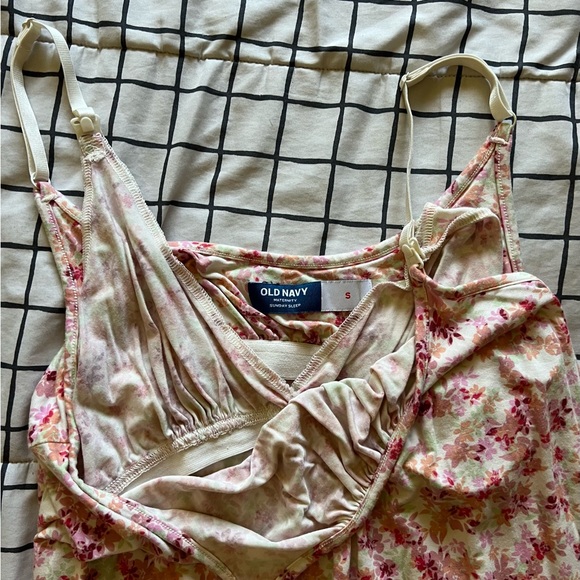 Nursing top - Picture 2 of 2